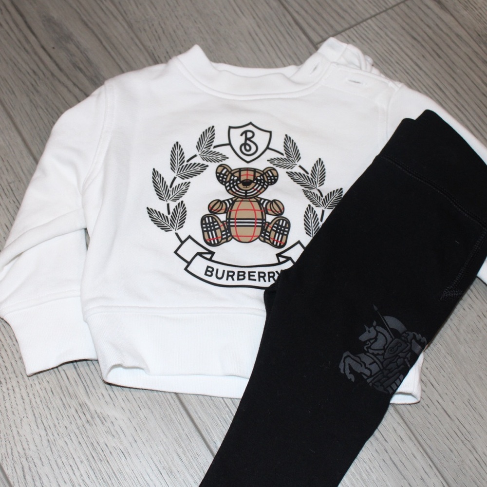 Burberry Sweatshirt & Leggings